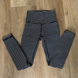 Wunder under Lululemon tights 25’ inseam